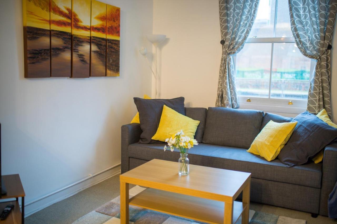 Exclusive Offers L Last-Minute Specials L Parking Free L Double Bed House L Uk L Gaming Room L Komfy 3 Bedroom Cottage With Riverview L Perfect For Short Or Long Stays Reading Exteriör bild