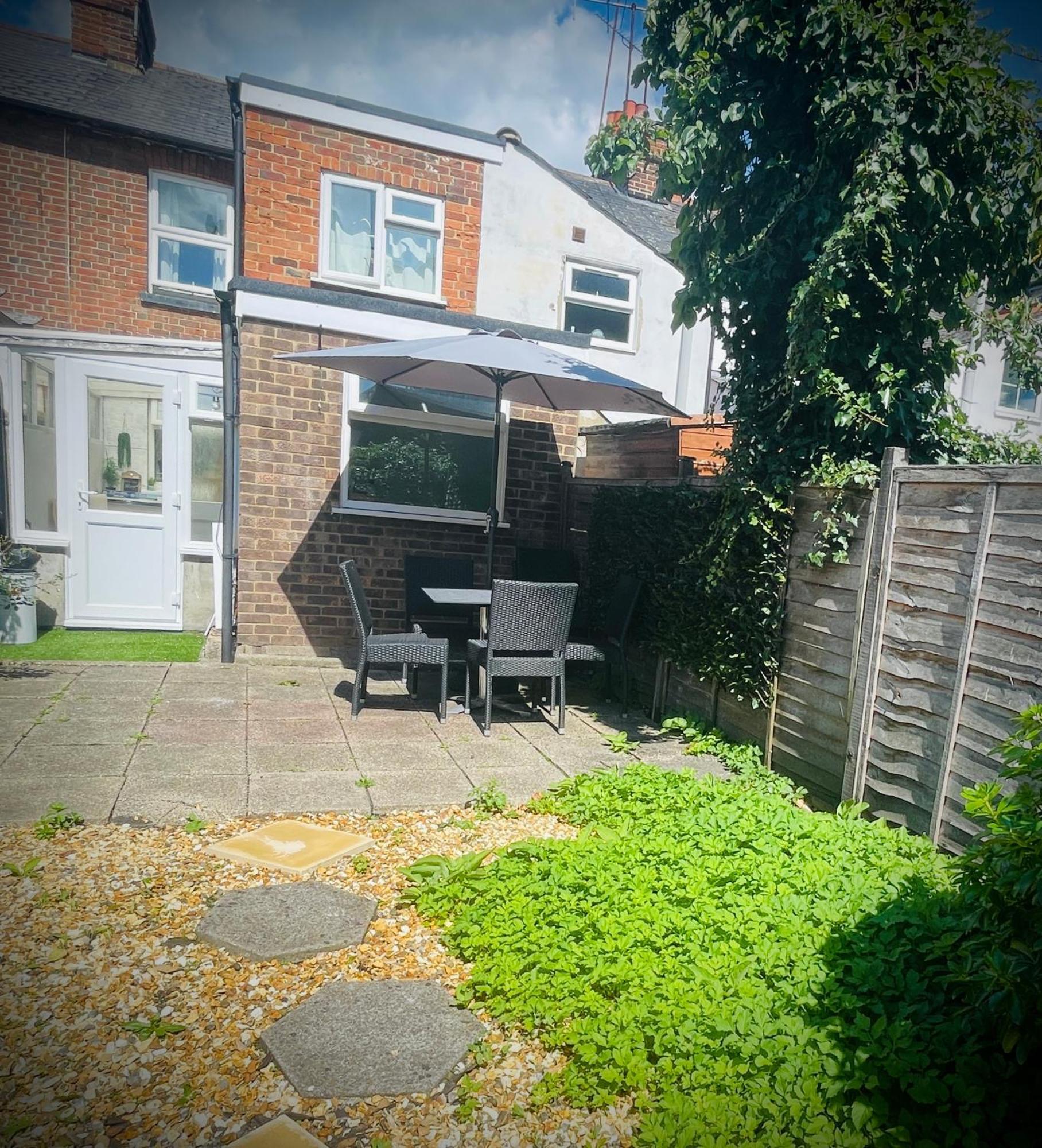 Exclusive Offers L Last-Minute Specials L Parking Free L Double Bed House L Uk L Gaming Room L Komfy 3 Bedroom Cottage With Riverview L Perfect For Short Or Long Stays Reading Exteriör bild